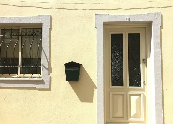 Yellow House - Checkinhome Apartament *