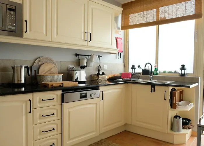 Yellow House - Checkinhome Apartament