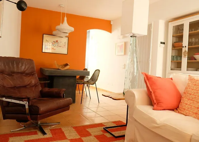 Yellow House - Checkinhome Apartament