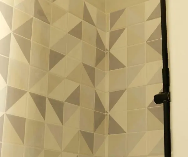 Yellow House - Checkinhome Apartament *