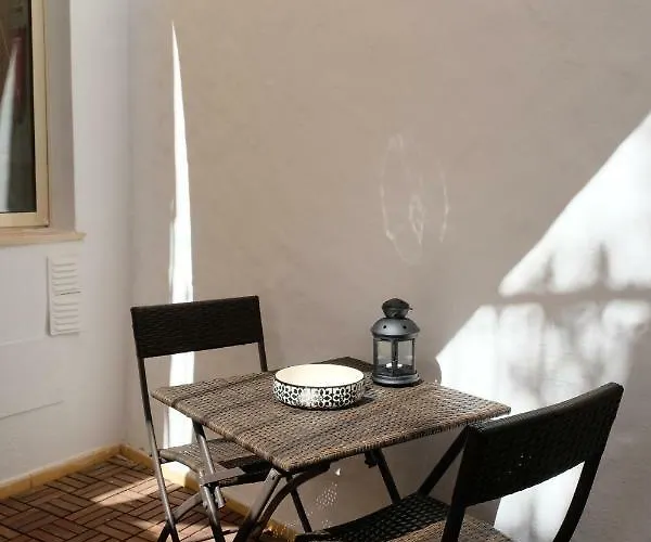 Apartament Yellow House - Checkinhome